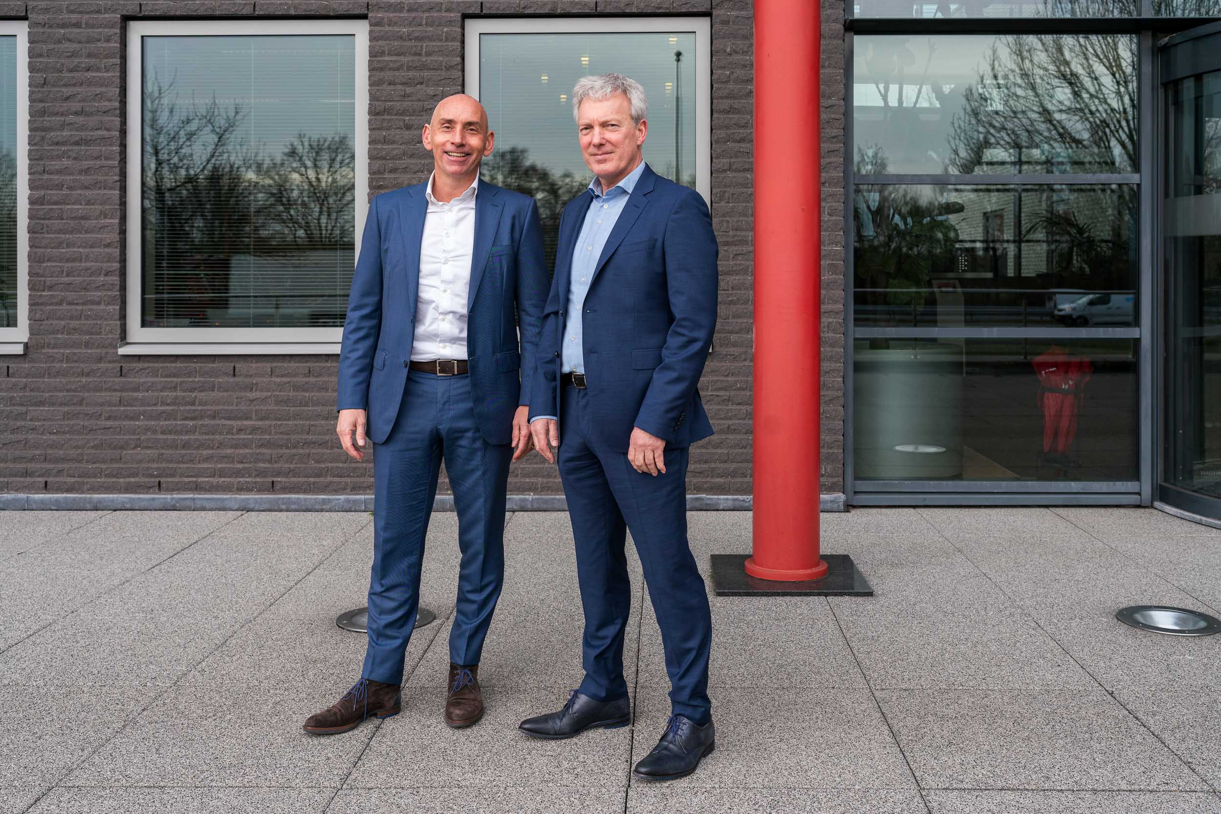 Tom Verschoor (Unica Fire Safety) en Marcel Hoogland (Dräger business unit Fire & Gas).jpg